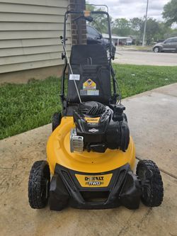 DEWALT
21 in. 150cc Briggs and Stratton 625ex Engine Rear Wheel Drive 2-in-1 Gas Self Propelled Walk Behind Lawn Mower