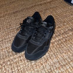 Reebok Classic size 8
