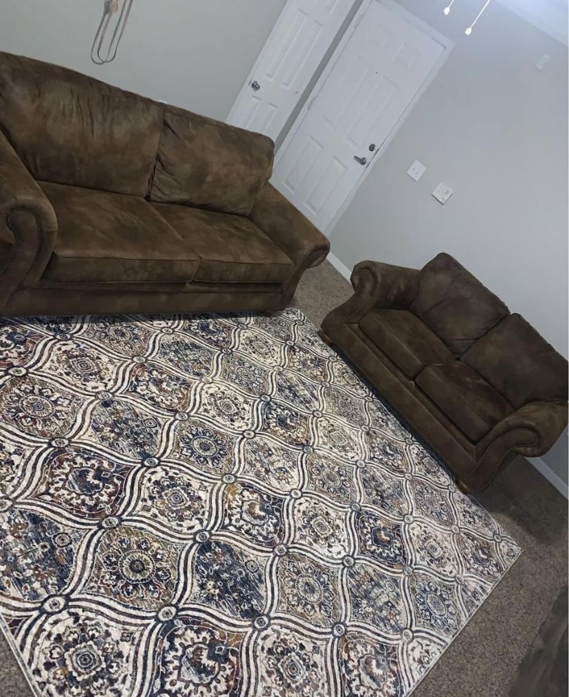 Couch & Loveseat Set / 8X10 Rug
