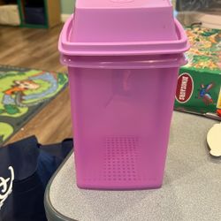 Tupperware Pickle Container