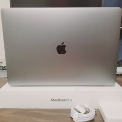 16 Inch Apple  MacBook Pro. Core i9, 1TB, 16gb ram, Radeon Pro, Newest MacOS