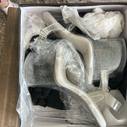 Clear Glitter Pleasers Size 8