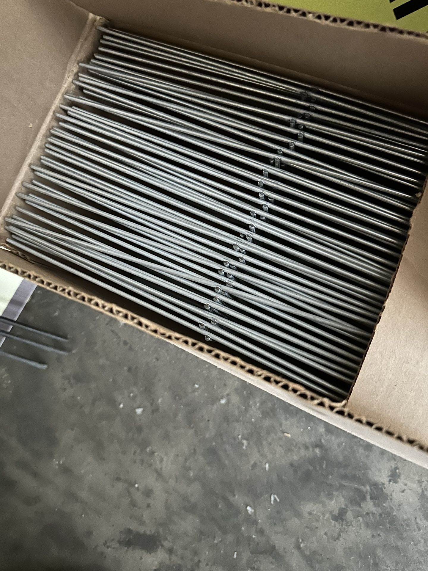 Sign Posts/ Bandit Sign Stakes