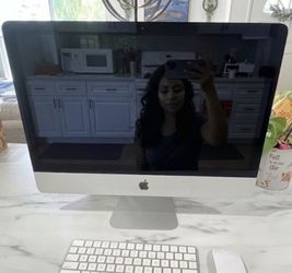 FULL SET ALL IN ONE PRICE, Apple iMac Retina 4K, 21.5 inches (KEYBOARD AND MOUSE INCLUDED)