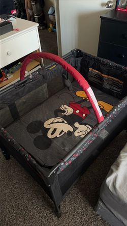 Mickey Mouse playin