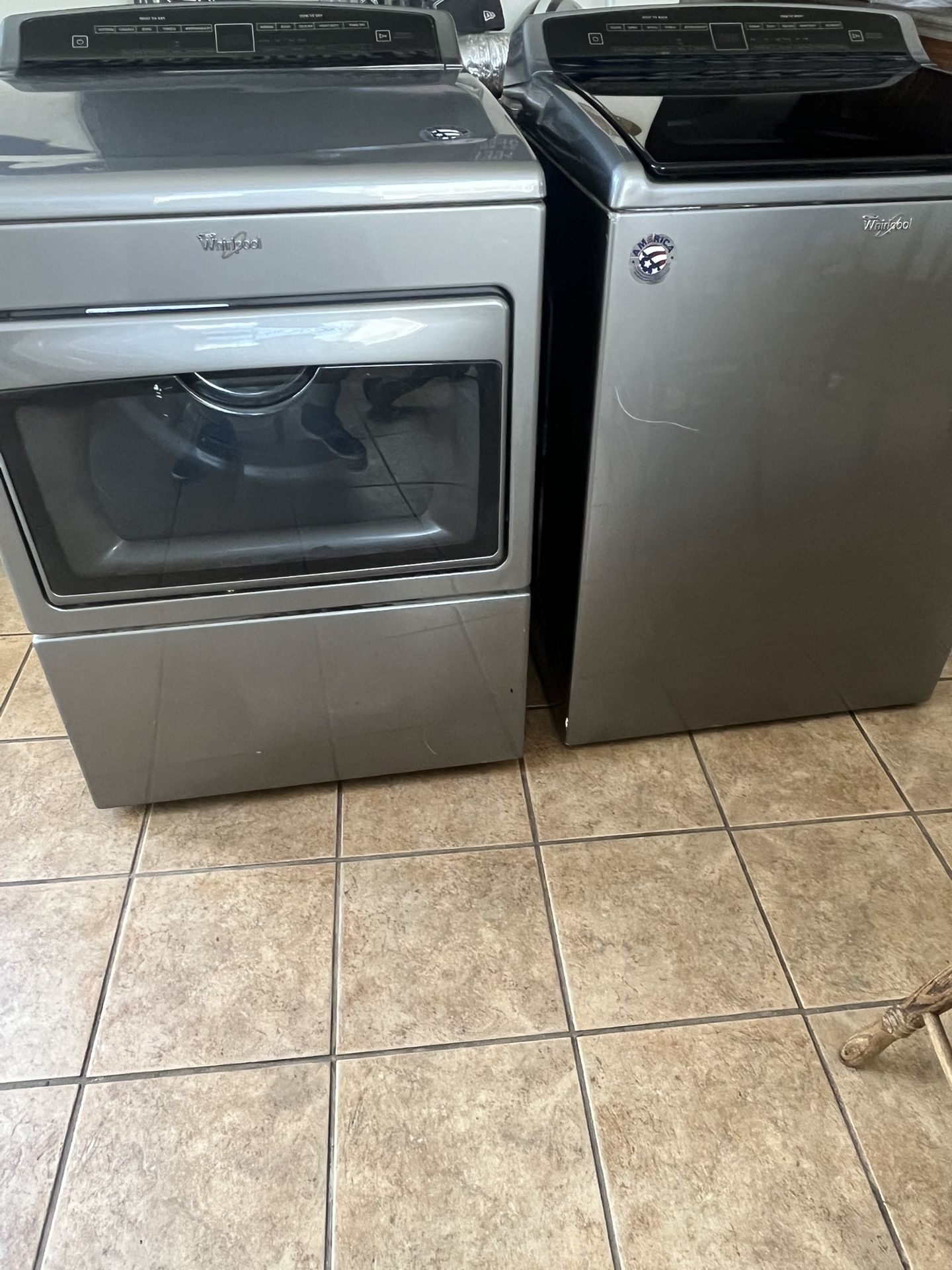 Washer & Dryer Set (Whirlpool)