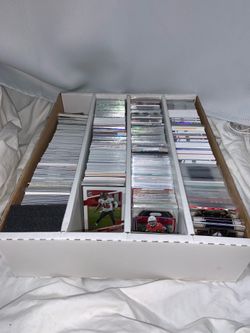 400ct Box Full Of random football cards 80s-25s There may be some duplicates.