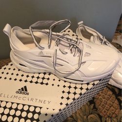 Stella McCartney Adidas Sneakers https://offerup.co/faYXKzQFnY?$deeplink_path=/redirect/