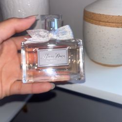 Miss Dior Eau Perfume