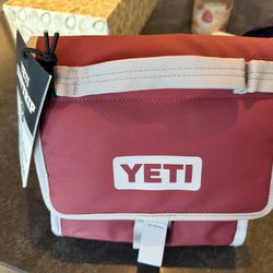 YETI Red Lunch Bag New With Tag $40