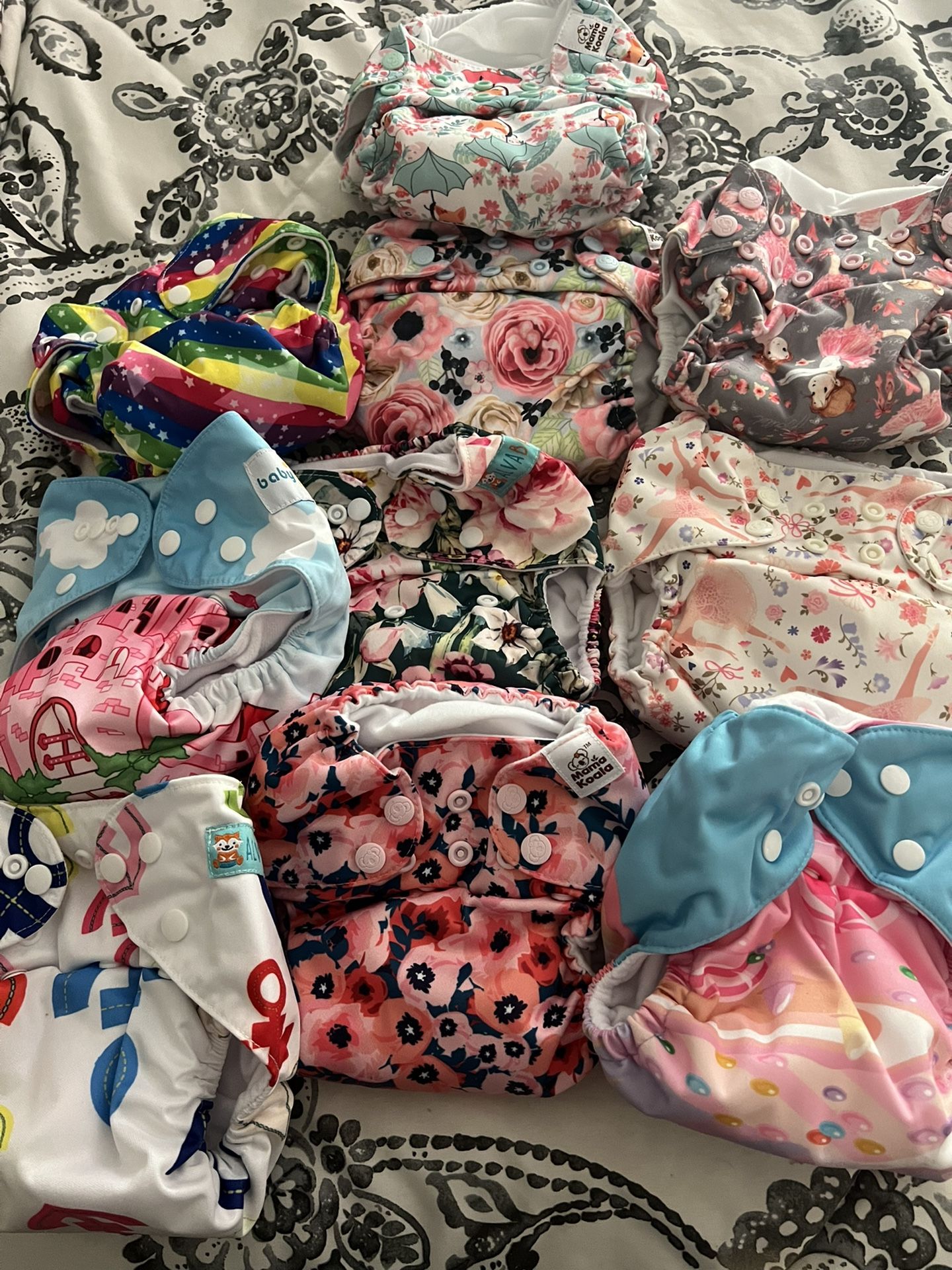 cloth diapers( like new) 