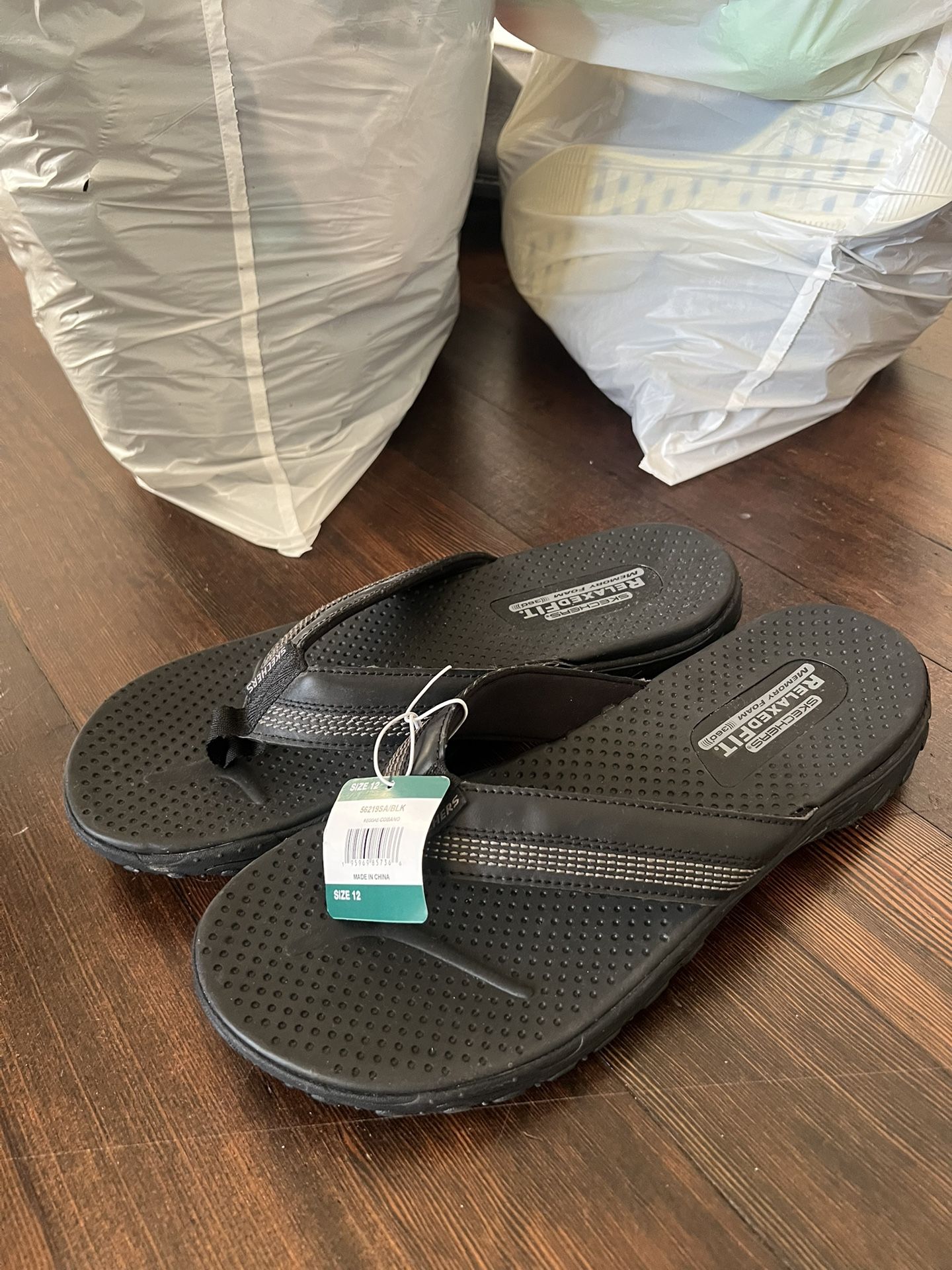 SKECHERS MEMORY FOAM SANDALS SIZE 12 NEW