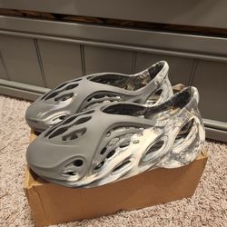 Foam RNNR MXT Moon Gray