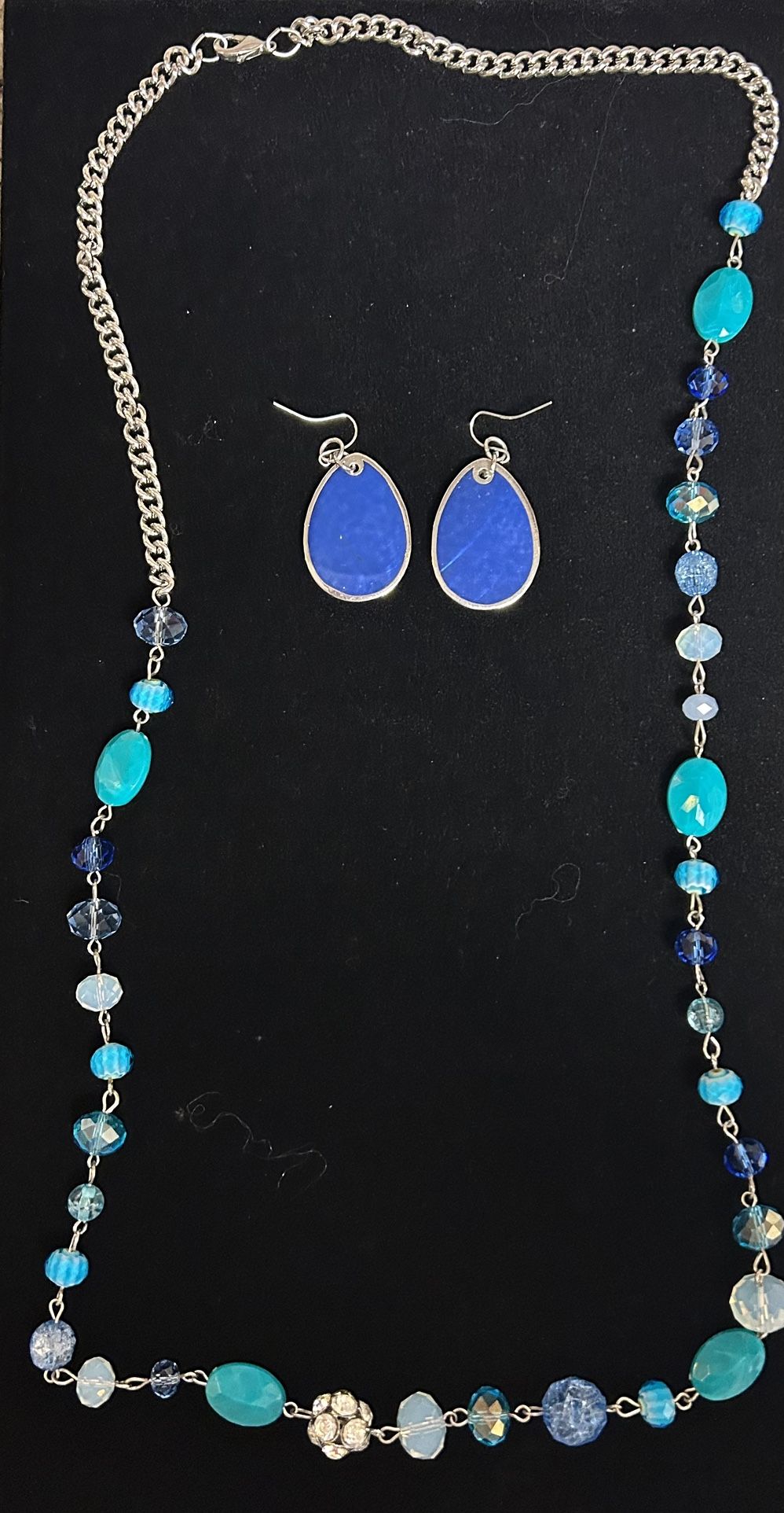 Beautiful Necklace And Earring Set