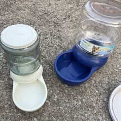 Dog Or Pet Food Dispenser 