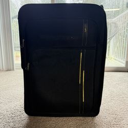 50 Lbs / 23 Kg Bag With Wheels