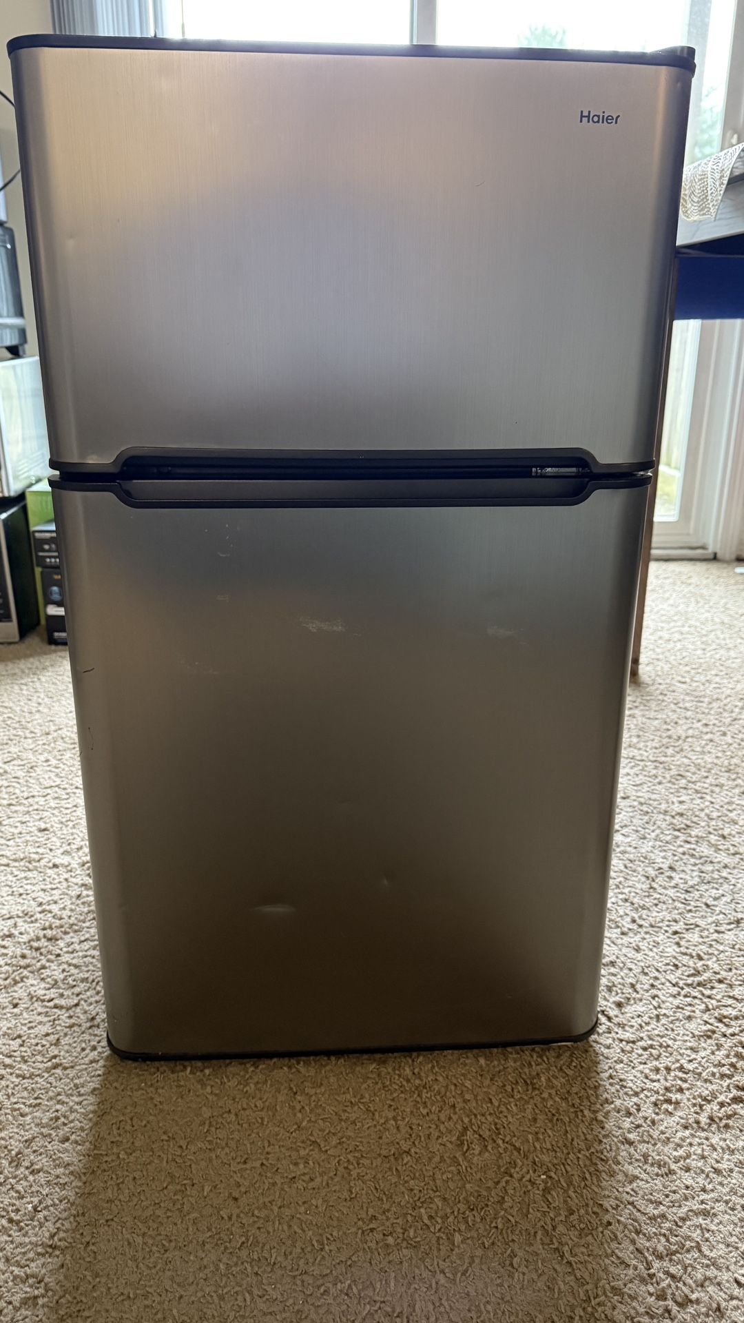 Haier 3.3 Cu. Ft. Compact Refrigerator โ Model HNDE03VSBJ