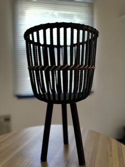 PLANT HOLDER