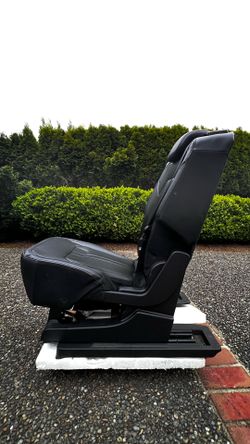 Ford Expedition Max 2nd Row Caption Seat (OEM)