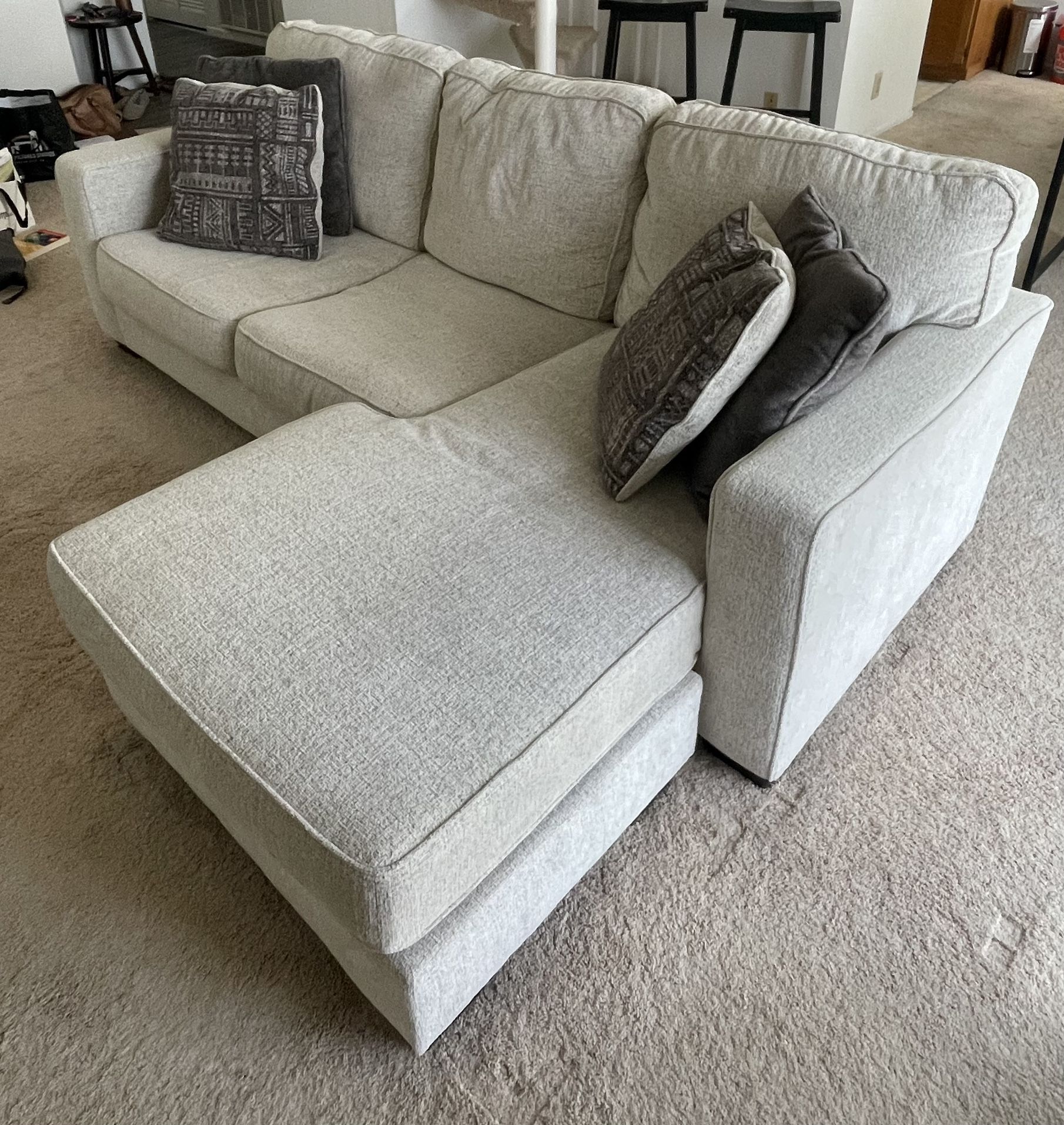 Lounge With Reversible Chaise