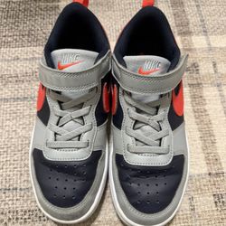 Kids Nike - Size 1Y