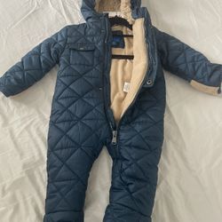 Winter coat size 6/9