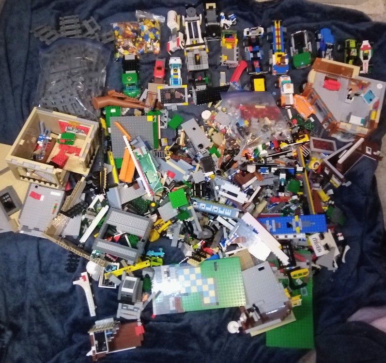 Huge LEGO Lot! Over 23 Pounds!