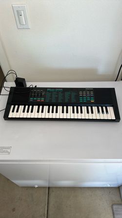 Yamaha PortaSound PSS-270 Keyboard