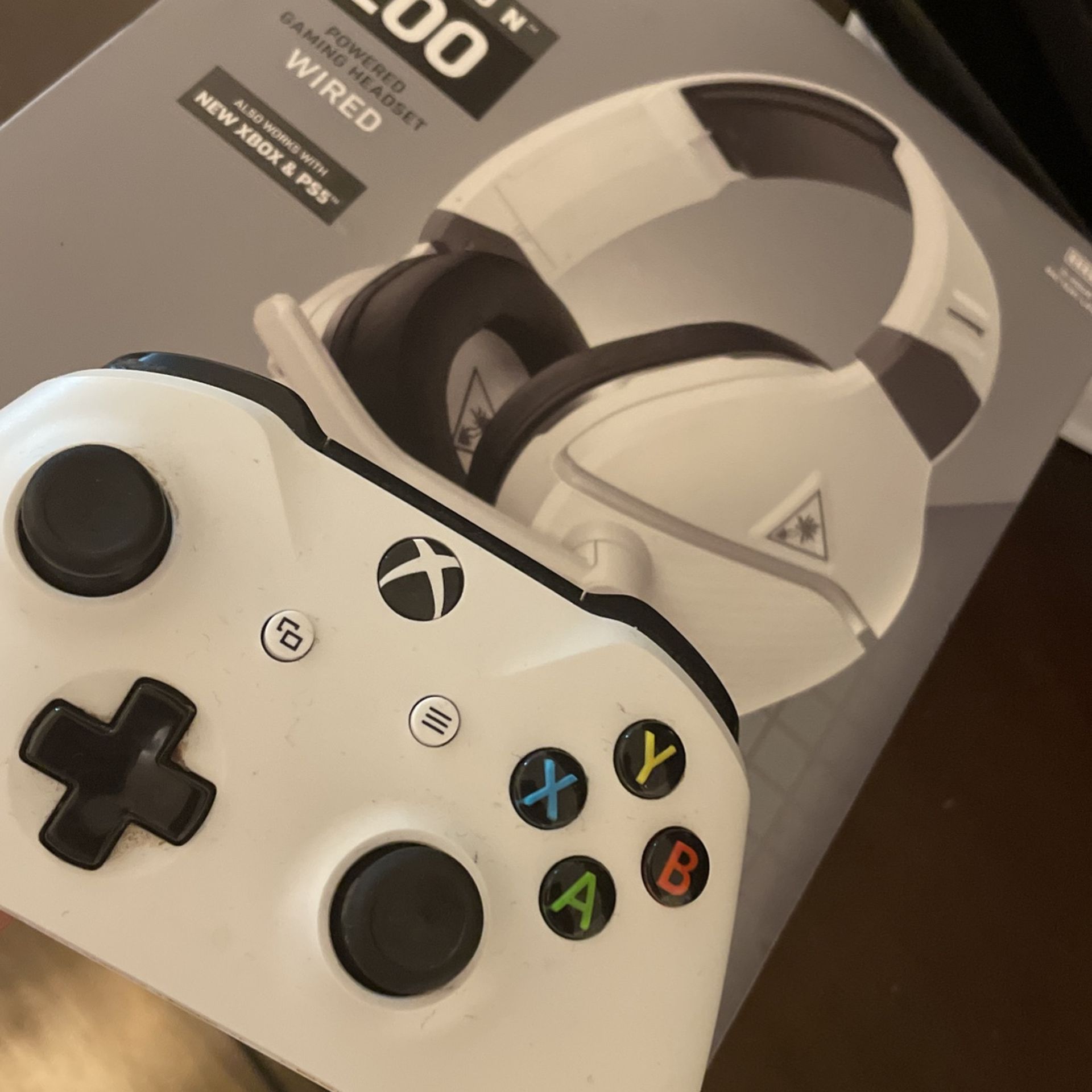 Xbox One Controller And Turtle Beach Headset