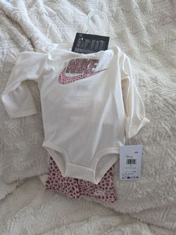 Nike leopard 2 pc set