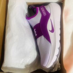 New Nike Shoes Size 2y