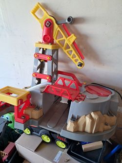 Toy crane