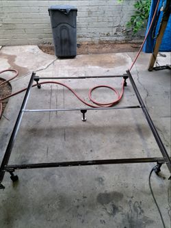 Queen bed frame roller with middle support