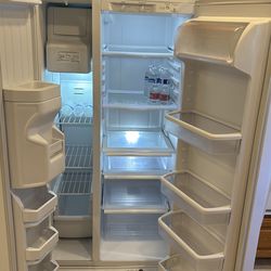 Whirlpool 21-22 cu ft Side by Side Refrigerator