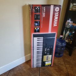 YAMAHA YPT-220