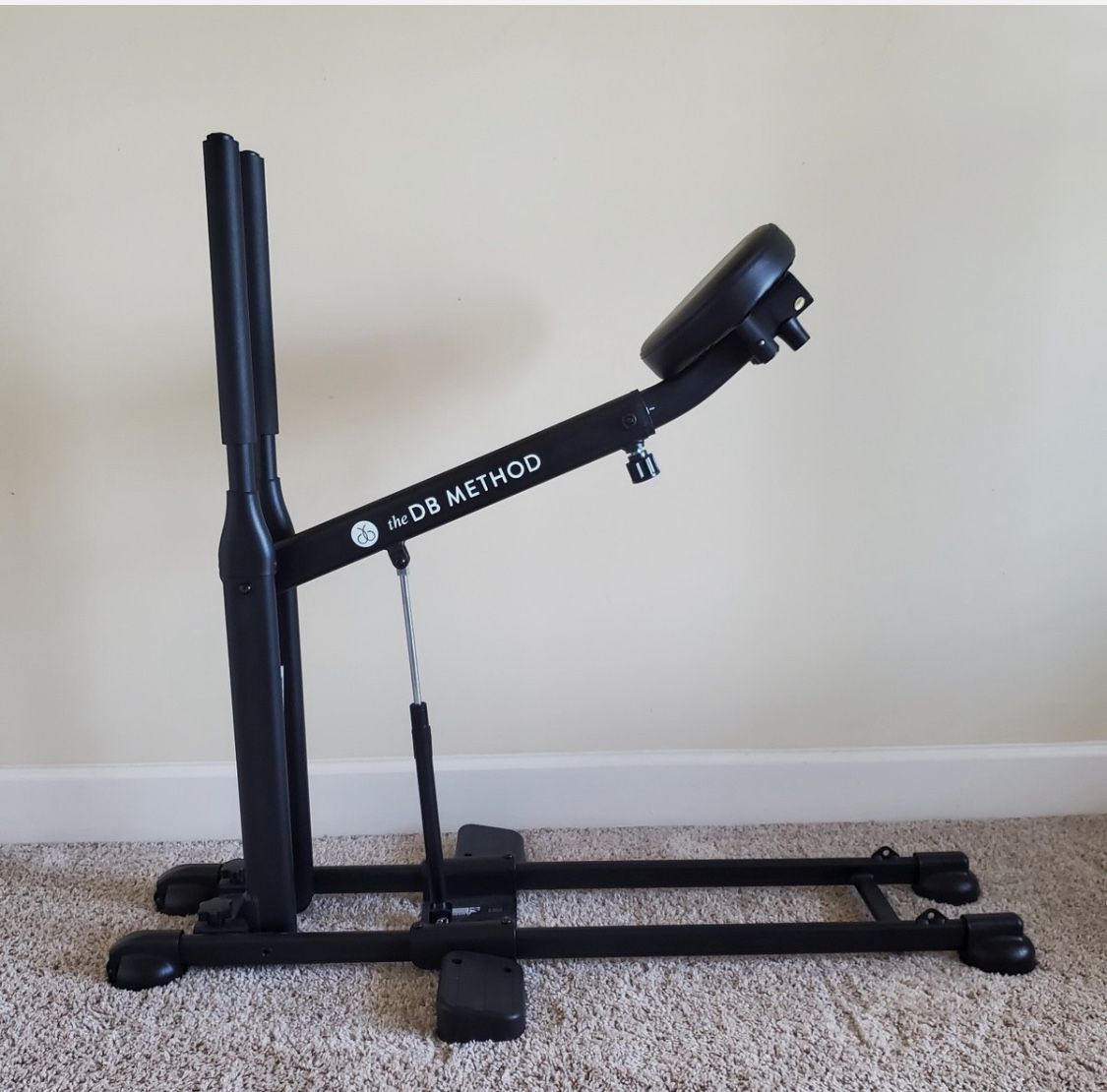 The DB method Squat Machine