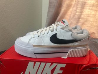 Women Nike size 8women 39$