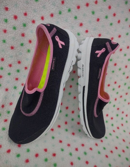 Women's Skechers GO Walk - The Cure - Size 9.5