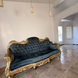 Elegant Antique Sofa 
