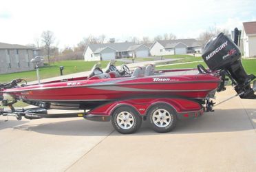 KING Triton Low price 2007 boat
