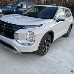 2024 Mitsubishi Outlander