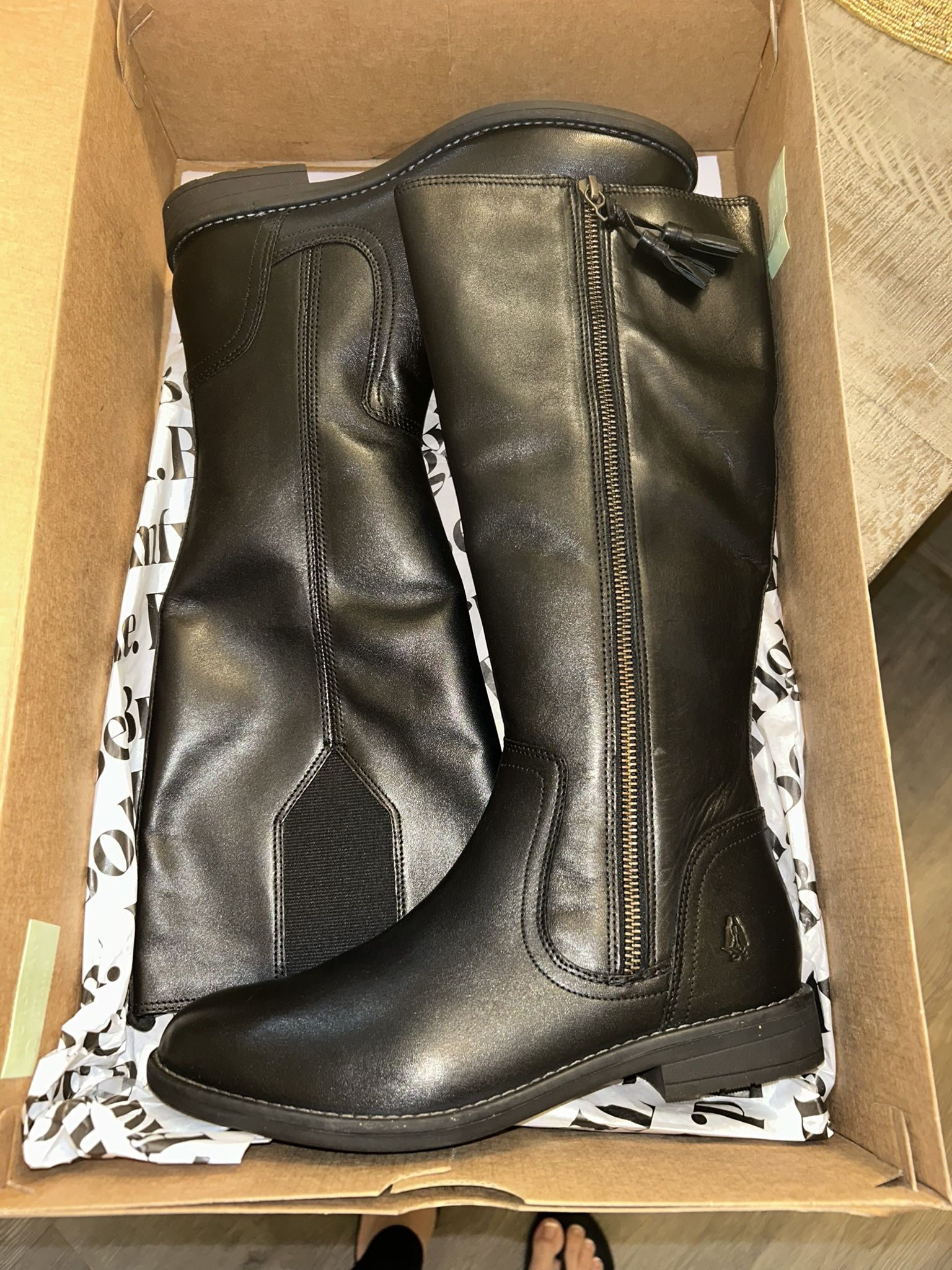 New Women’s Boots Size 6