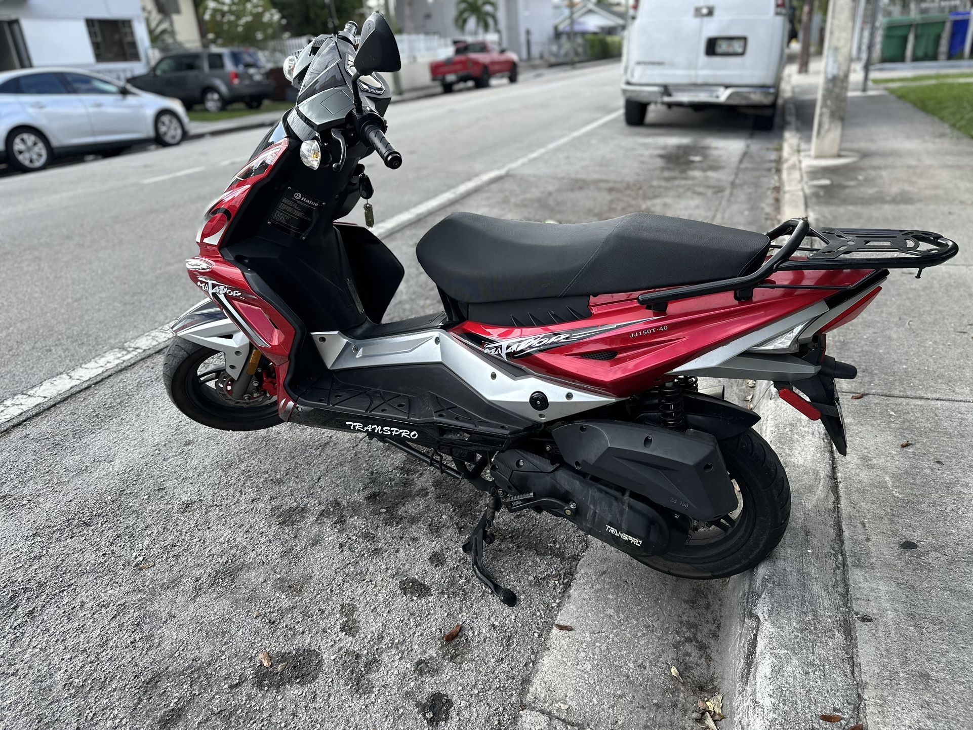 Scooter 150cc – Clean, Fast & Affordable!