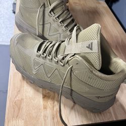Tennis Shoes 