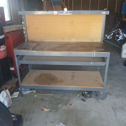  Work Shop Bench Tool Shelf With Sliding Drew.