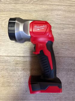 Milwaukee M18 18-Volt Lithium-Ion Cordless 100 Lumens LED Flashlight (Tool-Only)