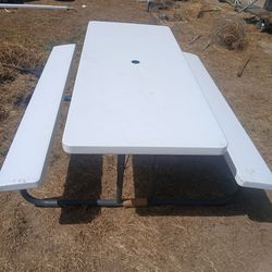 Lifetime folding g picnic table