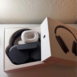 *BEST OFFER* Apple AirPod max in Midnight Color With Smart Case 
