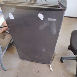 midea small fridge w freezer