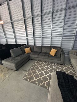 Sectional Sofa/ Couch (We Deliver)